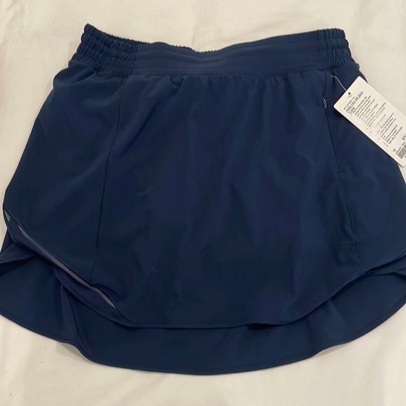lululemon athletica Dresses & Skirts - NEW hotty hot HR skirt 12